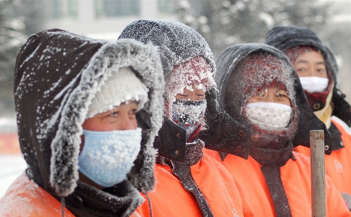 内蒙古遭寒潮侵袭 现-46.1℃极寒天气