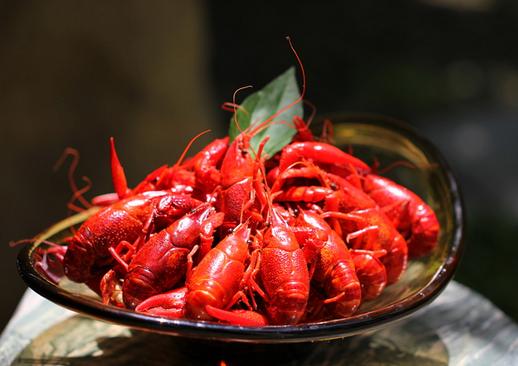 美图V6上边的小孔是什么