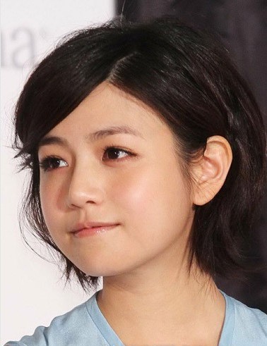 <em>陈妍希</em>的<em>发型</em>还是<em>短发</em>的