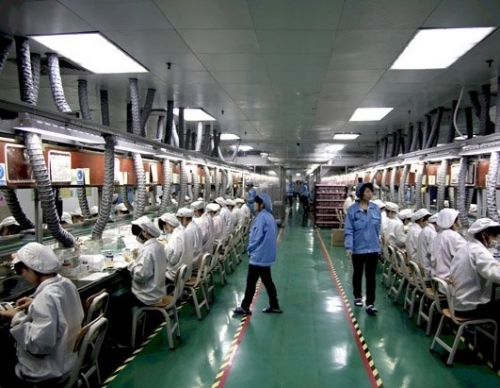 富士康否认郑州工厂大规模停工承认管理有问题