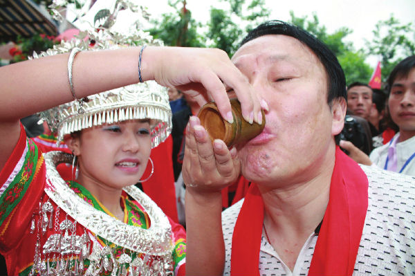 苗家四月八的拦门酒